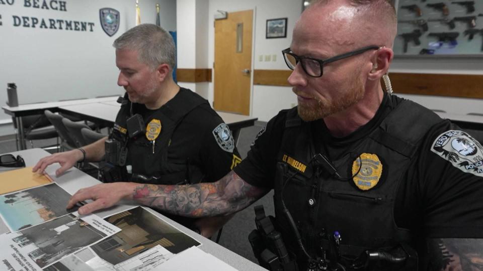 Sgt. Brad Kmetz, left, and Lt. Matt Harrelson / Credit: CBS News