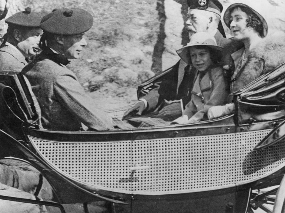 <p>King George V, the Duke and Duchess of York, and Princess Elizabeth take a trip in the Royal carriage.</p>