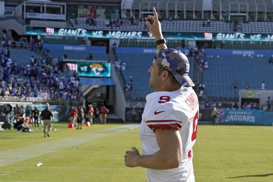 New York Giants place kicker Graham Gano (9) waves to the fans after the team defeated the Jacksonville Jaguars during an NFL football game, Sunday, Oct. 23, 2022, in Jacksonville, Fla. (AP Photo/John Raoux)