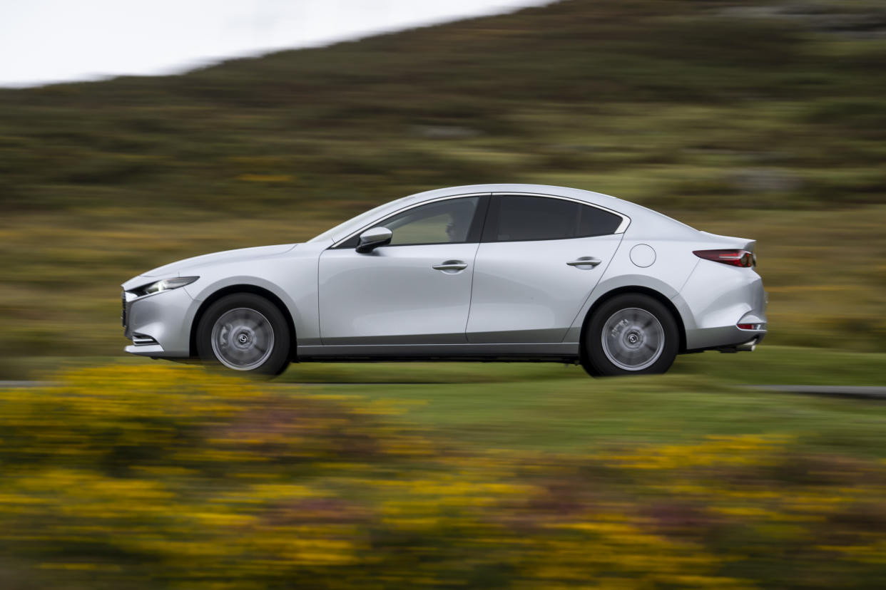 Mazda3 Saloon