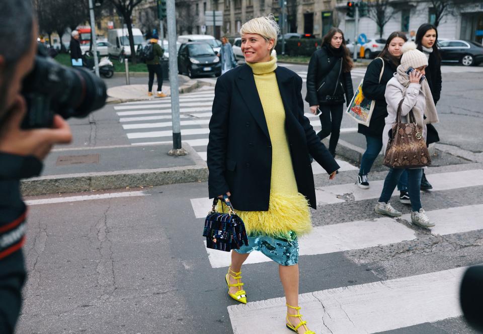 Phil Oh captures the best street style beauty looks of Milan Fashion Week Fall 2018, from twin pink bobs to kitschy plastic hair accessories.