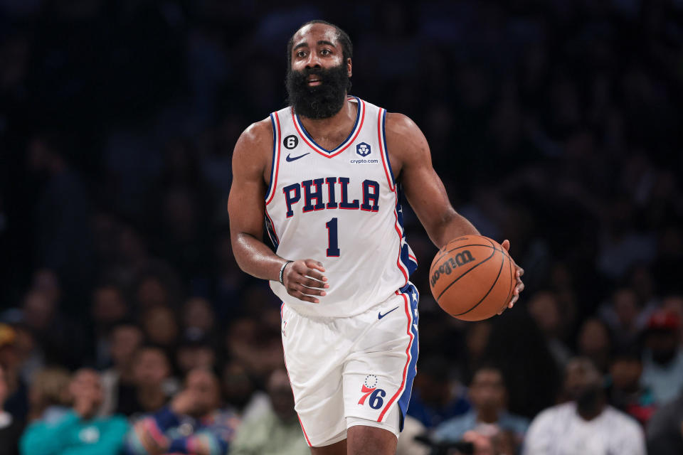 Były MVP NBA James Harden w swojej 14-letniej karierze nigdy nie opuścił play-offów i wciąż szuka swojego pierwszego mistrzostwa.  (Vincent Carchietta/USA Today Sports)