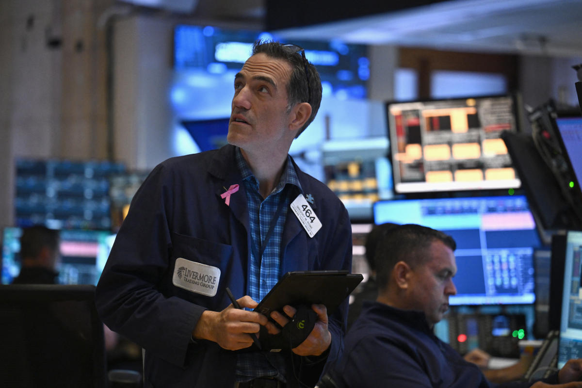 US shares rise as Fed-favored PCE inflation print hits the mark