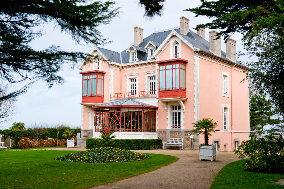 Heute ist das Dior-Heimathaus ein Museum. Adresse: 1 Rue d'Estouteville, 50400 Granville, Frankreich. (Bild: Getty Images)