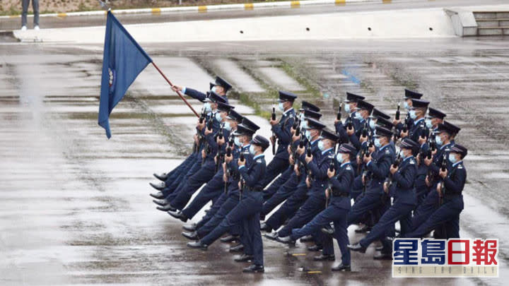 警隊進行中式步操表演。資料圖片