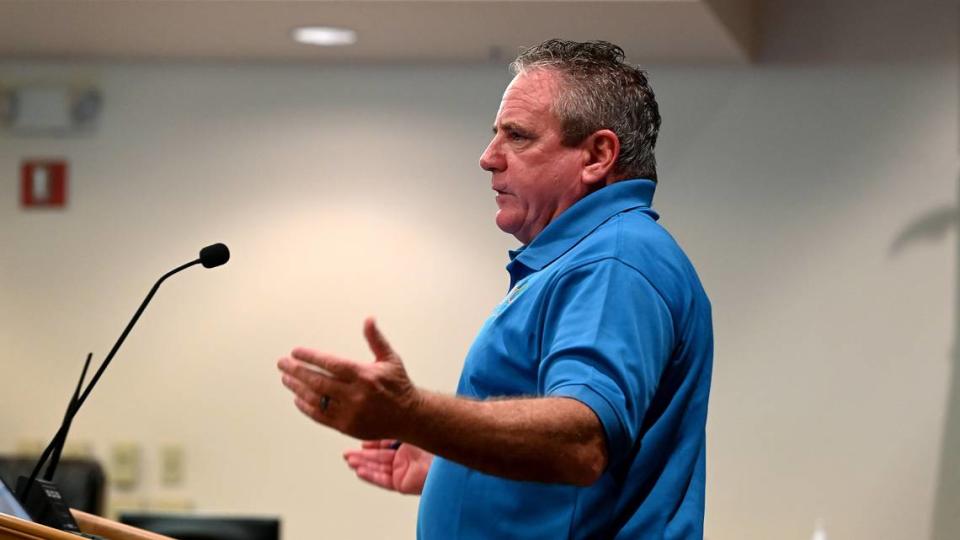 City Administrator Rob Perry addresses the Bradenton City Council during a brief emergency meeting Sunday morning. The board voted unanimously to approve a resolution to declare a state of emergency in the face of the threat of Tropical Storm Ian. Tiffany Tompkins/ttompkins@bradenton.com