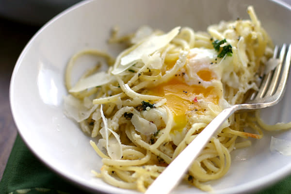 Baked Eggs in Pasta Nests