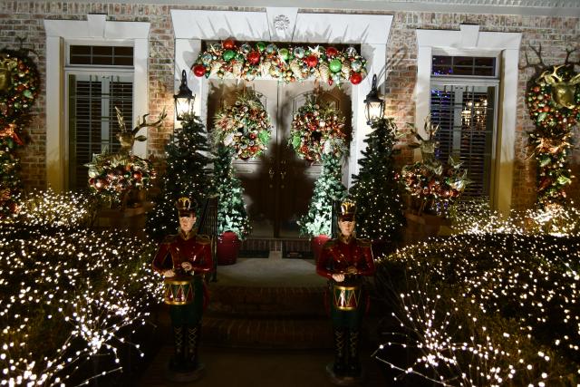  Lighten Deals of the Day Christmas Decorations for