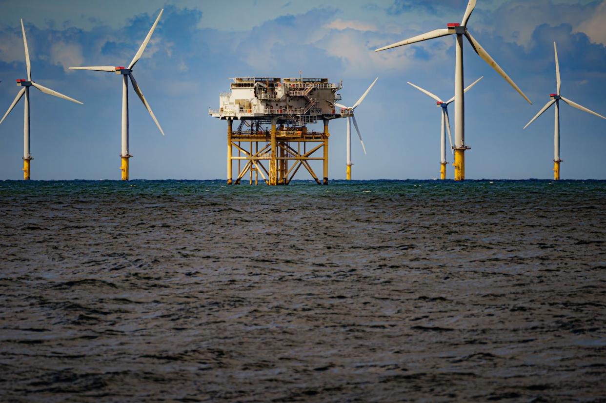 Coming soon to Texas and Louisiana? Turbines and a support platform at Gwynt y Mor off North Wales. <a href="https://www.gettyimages.com/detail/news-photo/s-gwynt-y-mor-the-worlds-2nd-largest-offshore-wind-farm-news-photo/1242153451" rel="nofollow noopener" target="_blank" data-ylk="slk:Ben Birchall/PA Images via Getty Images;elm:context_link;itc:0;sec:content-canvas" class="link ">Ben Birchall/PA Images via Getty Images</a>