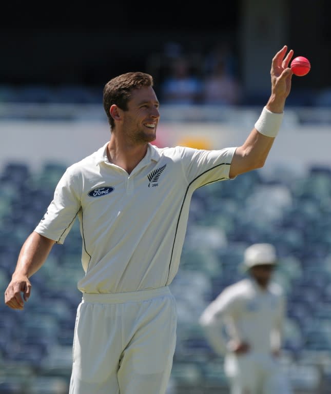 New Zealand's Matt Henry prepares to bowl with the pink ball on day one of the tour cricket match between New Zealand and Western Australia in Perth on November 21, 2015