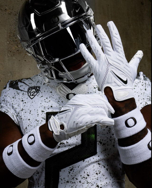 LOOK: Ducks to wear 'Mighty Oregon' throwback uniforms for homecoming vs.  Washington State