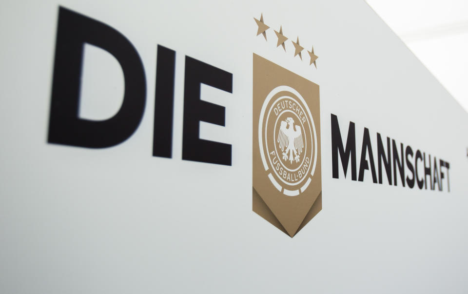 Donnerstag, 26.05.2016, Trainingslager der Deutschen Nationalmannschaft in Ascona, feature, Pressekonferenzraum im Medienzentrum, Schriftzug 