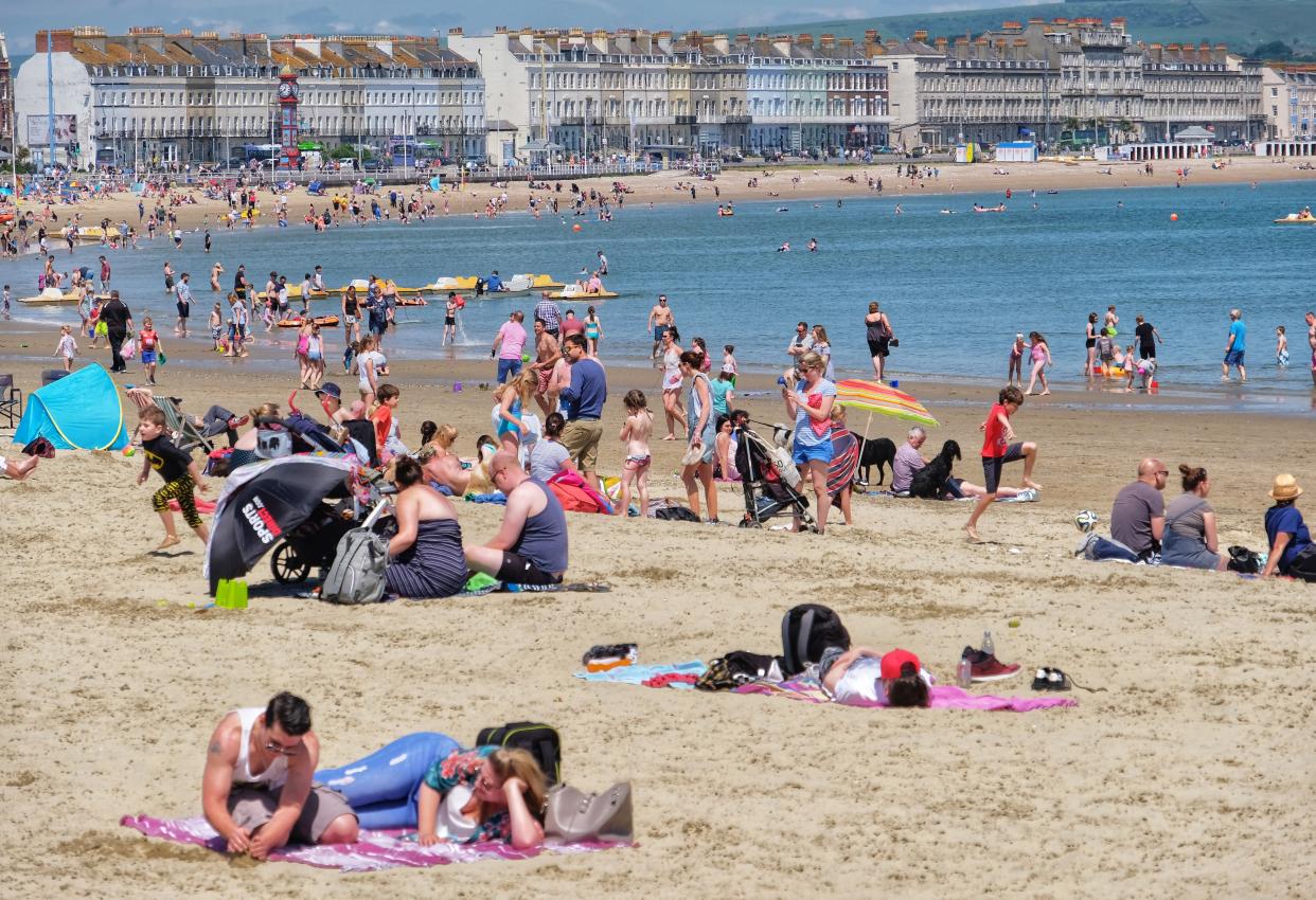 Crowds in Weymouth Rex