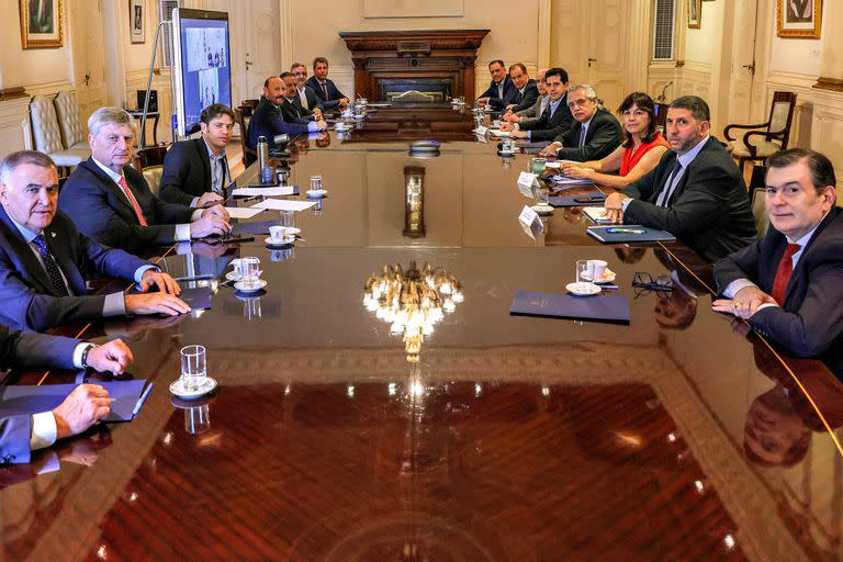 Los gobernadores oficialistas, en una reunión con el presidente Alberto Fernández en la Casa Rosada