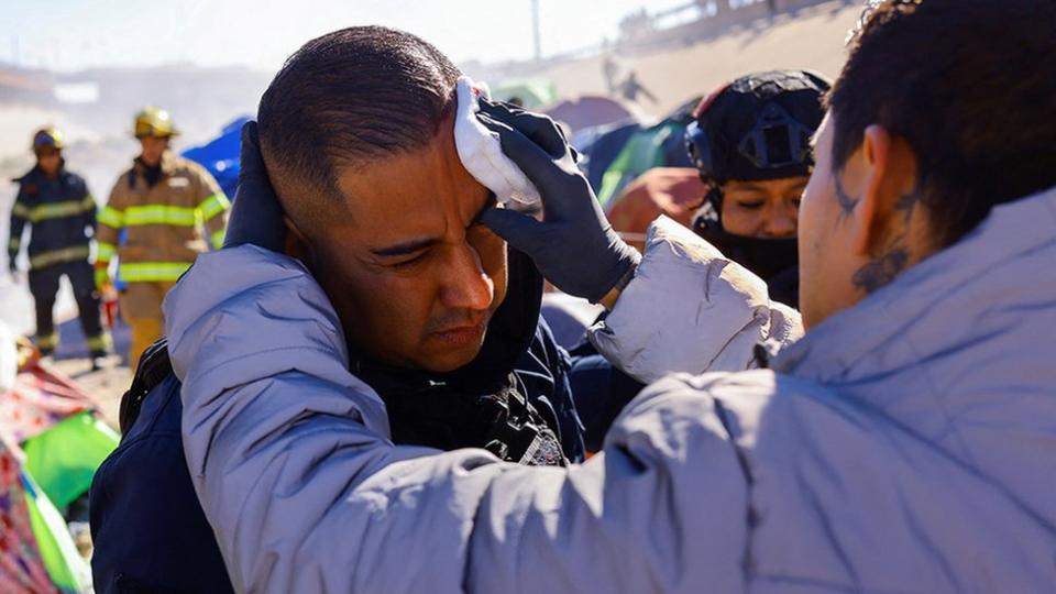 Policía herido en campamento de migrantes en Ciudad Juárez