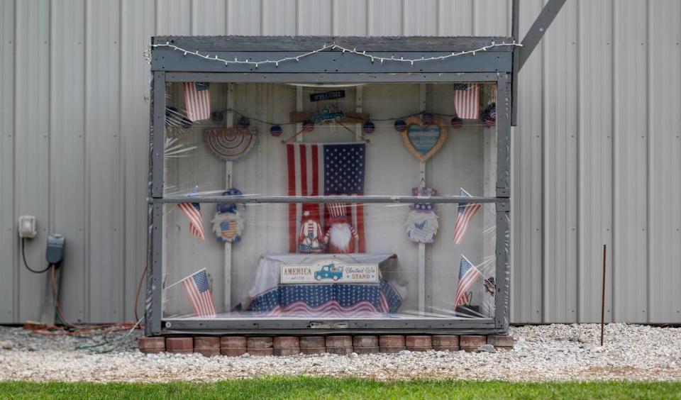 A makeshift display case features Americana items in Center, Mo.