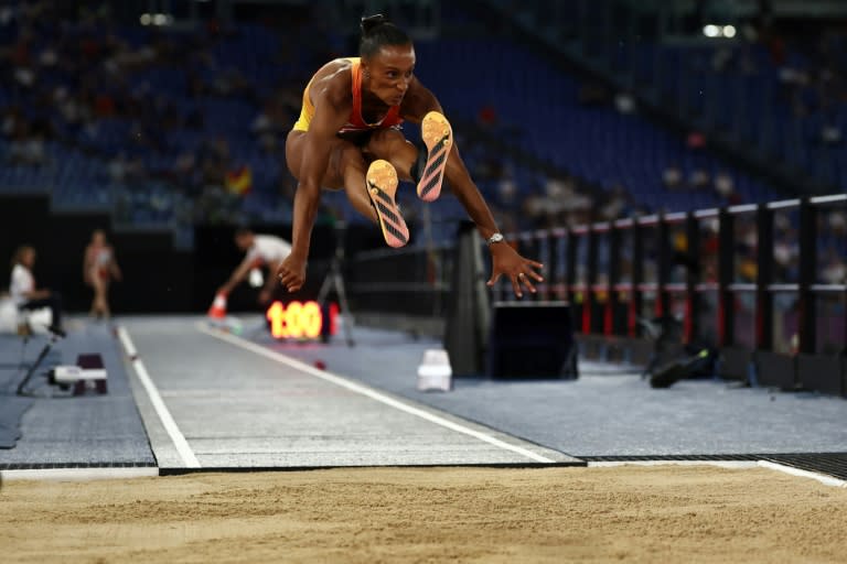 La atleta española Ana Peleteiro durante la final de triple salto en los campeonatos de Europa en el estadio Olímpico de Roma, el 9 de junio de 2024 (Anne-Christine POUJOULAT)