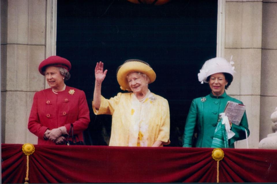 Queen Elizabeth, Queen Mother and Princess Margaret on the balcony at the Palace (Group Archived Images/NICK SKINNER)