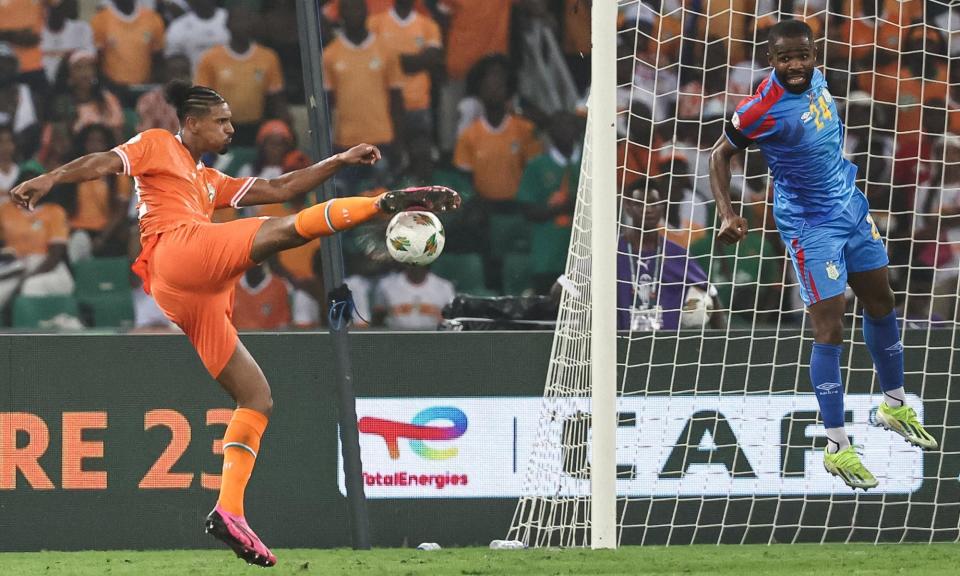 <span>Ivory Coast’s Sébastien Haller volleys home to send the hosts through to the Africa Cup of Nations final.</span><span>Photograph: Franck Fife/AFP/Getty Images</span>