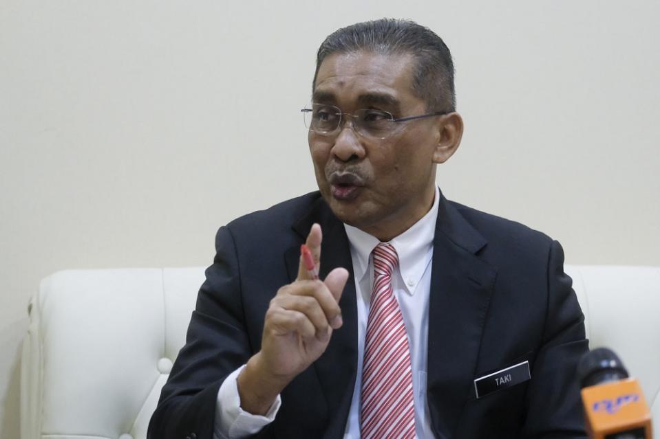 De facto Law Minister Datuk Takiyuddin Hassan  said that a police investigation is underway to verify the possible unlawful release of information used for official investigations. — Bernama pic