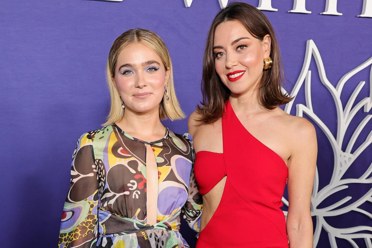 1199px x 800px - Aubrey Plaza Jokes About Her White Lotus Costar Haley Lu Richardson  Stalking Her for 'Years'