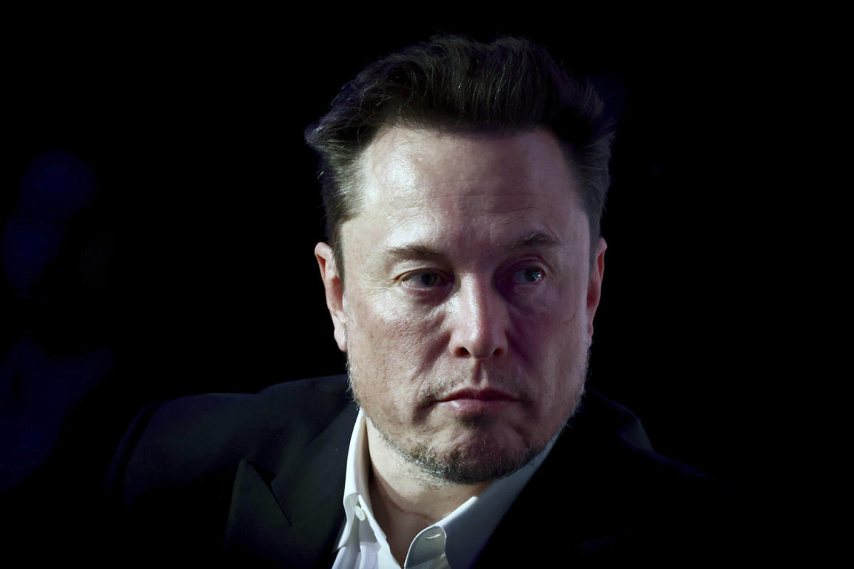 Elon Musk says his startup Neuralink has implanted a device in its first human