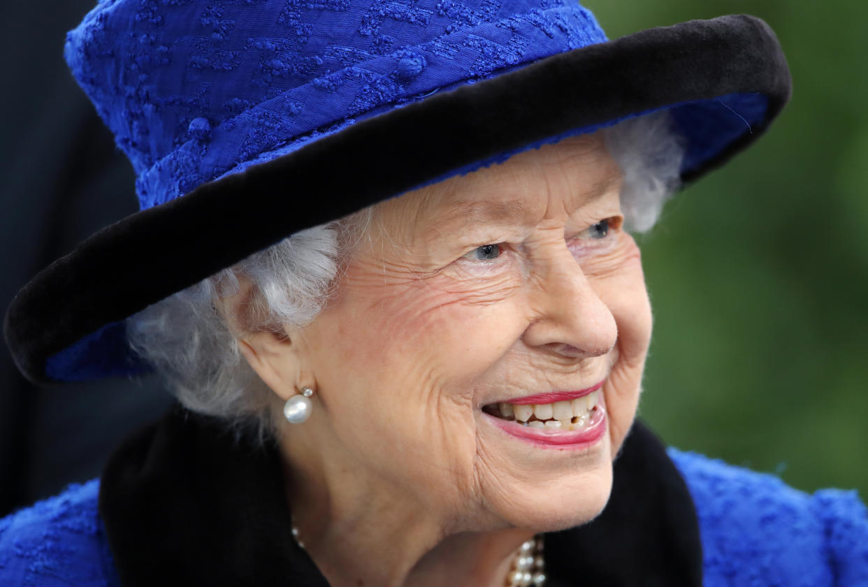 ASCOT, UNITED KINGDOM - OCTOBER 16: (EMBARGOED FOR PUBLICATION IN UK NEWSPAPERS UNTIL 24 HOURS AFTER CREATE DATE AND TIME) Queen Elizabeth II attends QIPCO British Champions Day at Ascot Racecourse on October 16, 2021 in Ascot, England. (Photo by Max Mumby/Indigo/Getty Images)