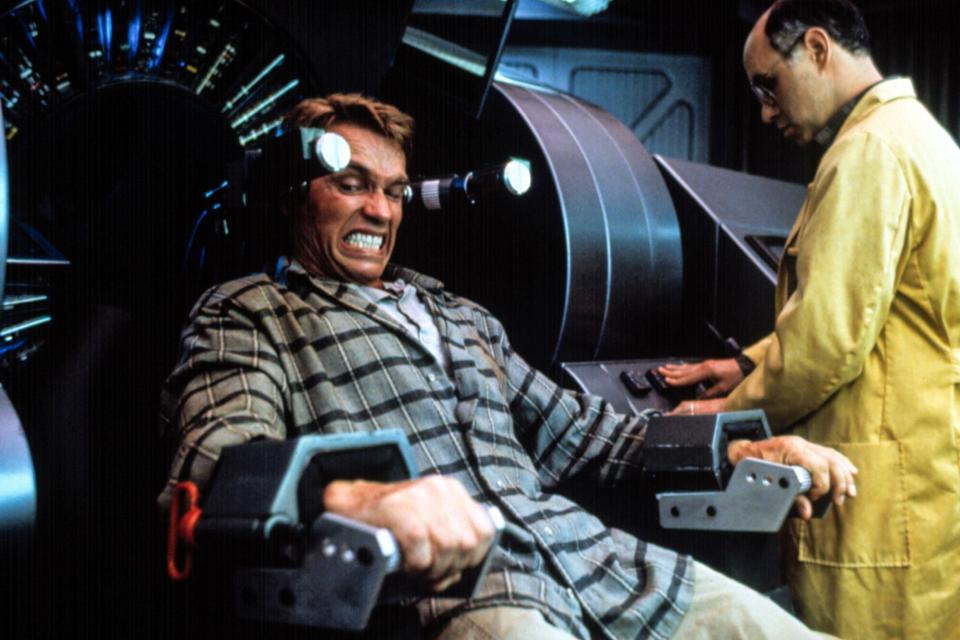 TOTAL RECALL, Arnold Schwarzenegger