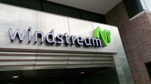 Windstream (WIN) is likely to gain from improving sales, cost cutting and pricing-initiative plans, SD-WAN and cloud suite in Q4. Access line losses are likely to hurt.