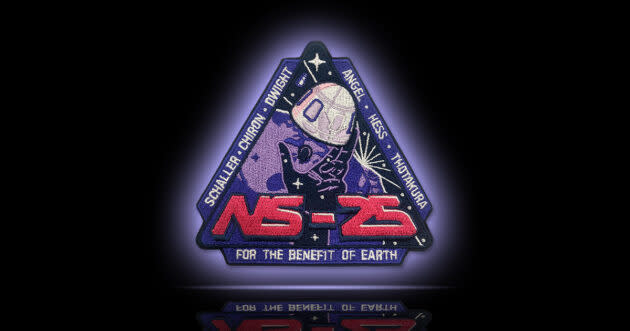 The NS-25 patch includes a Gemini spacecraft that represents Ed Dwight’s aerospace training era, and a starry hand that serves as a nod to his career as an artist. The sunrise represents Mason Angel’s and Carol Schaller’s desire to experience the overview effect. The mountains symbolize Carol Schaller’s, Gopi Thotakura’s and Sylvain Chiron’s passion for climbing and skiing. The crew capsule’s leaf design symbolizes the Family Tree Maker software that Kenneth L. Hess developed. (Blue Origin Graphic)