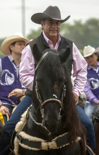 Primer gobernador independiente del estado de Nuevo León (noreste de México) Jaime Rodríguez &quot;El Bronco&quot;, anda a caballo el 4 de octubre de 2015 en Monterrey, México. (AFP | Julio Cesar Aguilar)