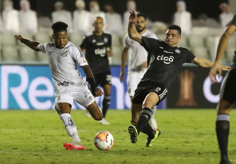 Soccer - Copa Libertadores - Santos v Olimpia