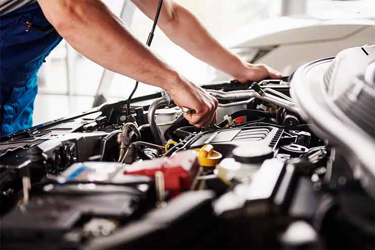 La batería para auto debe ser del tamaño de la original cuando se recambia.