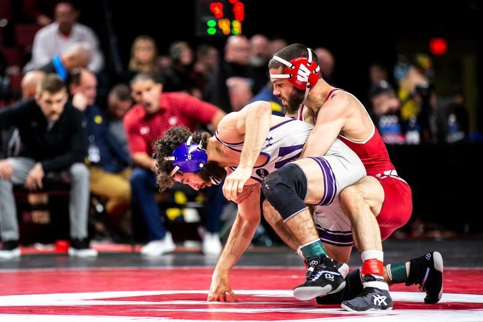 Wisconsin's Eric Barnett is the sixth-ranked wrestler in the nation, according to Intermat.