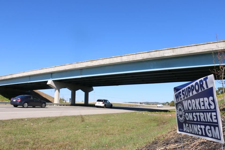 The bridge connecting drivers to the south entrance of GM was empty Oct. 22, 2019, after a picket died after a driver struck and killed him.