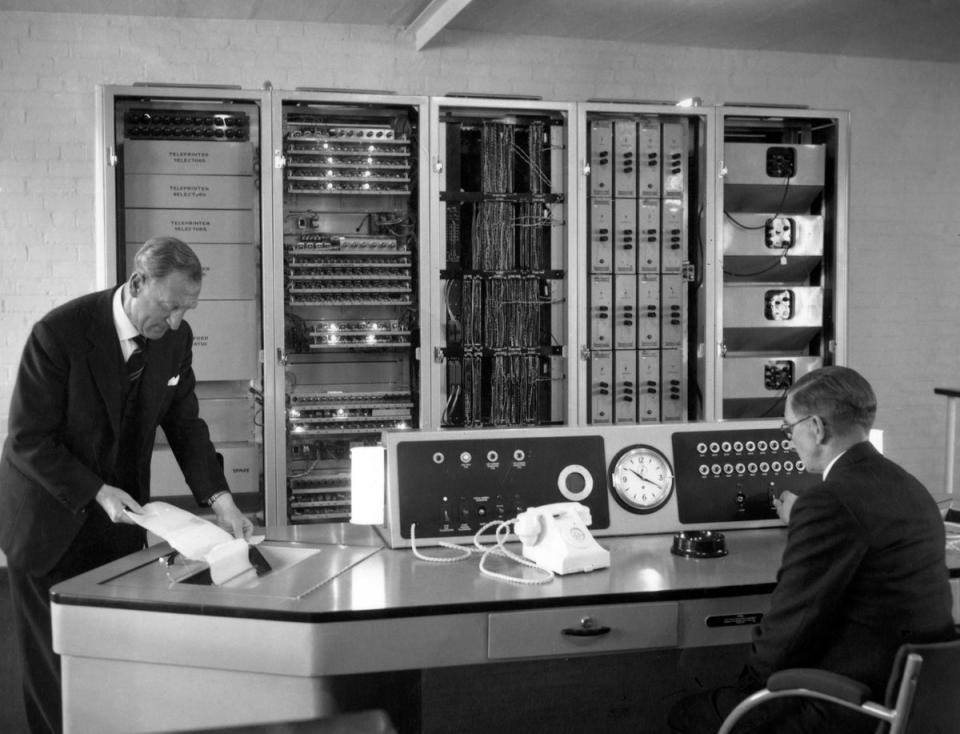 Post Office engineers check ‘Ernie’ (Electronic Random Number Indicating Equipment) at the Premium Savings Bonds office in 1957 (PA) (PA Archive)