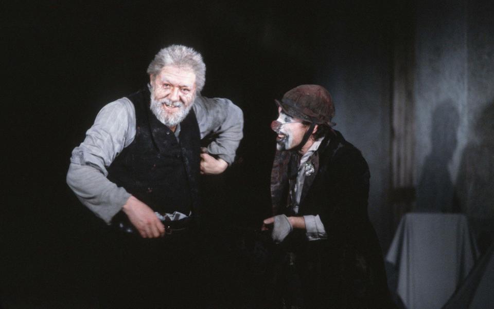 Sher as Lear's Fool opposite Michael Gambon as King Lear in Adrian Noble’s production at the Barbican Theatre, London, in 1983 - Donald Cooper / Alamy 