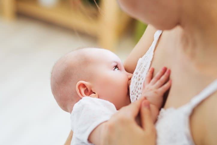 Descubrió que tenía cáncer de mama porque su bebé se negaba a lactar 