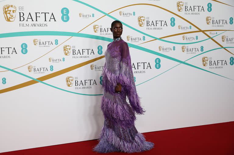  Jodie Turner-Smith, espléndida con un diseño en tonos violeta