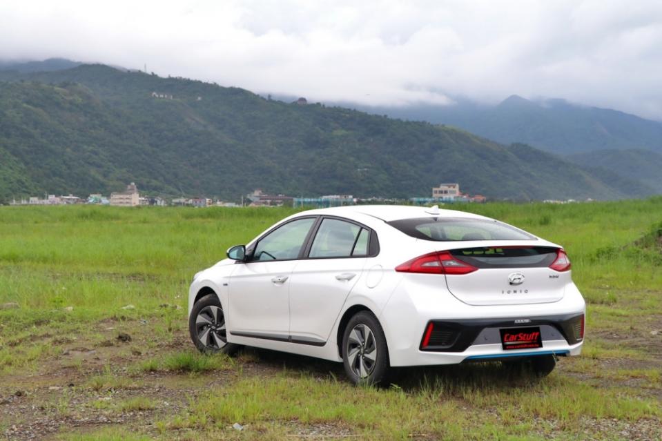 別用刻板印象看我，Hyundai Ioniq hybrid節能之外同樣驚豔