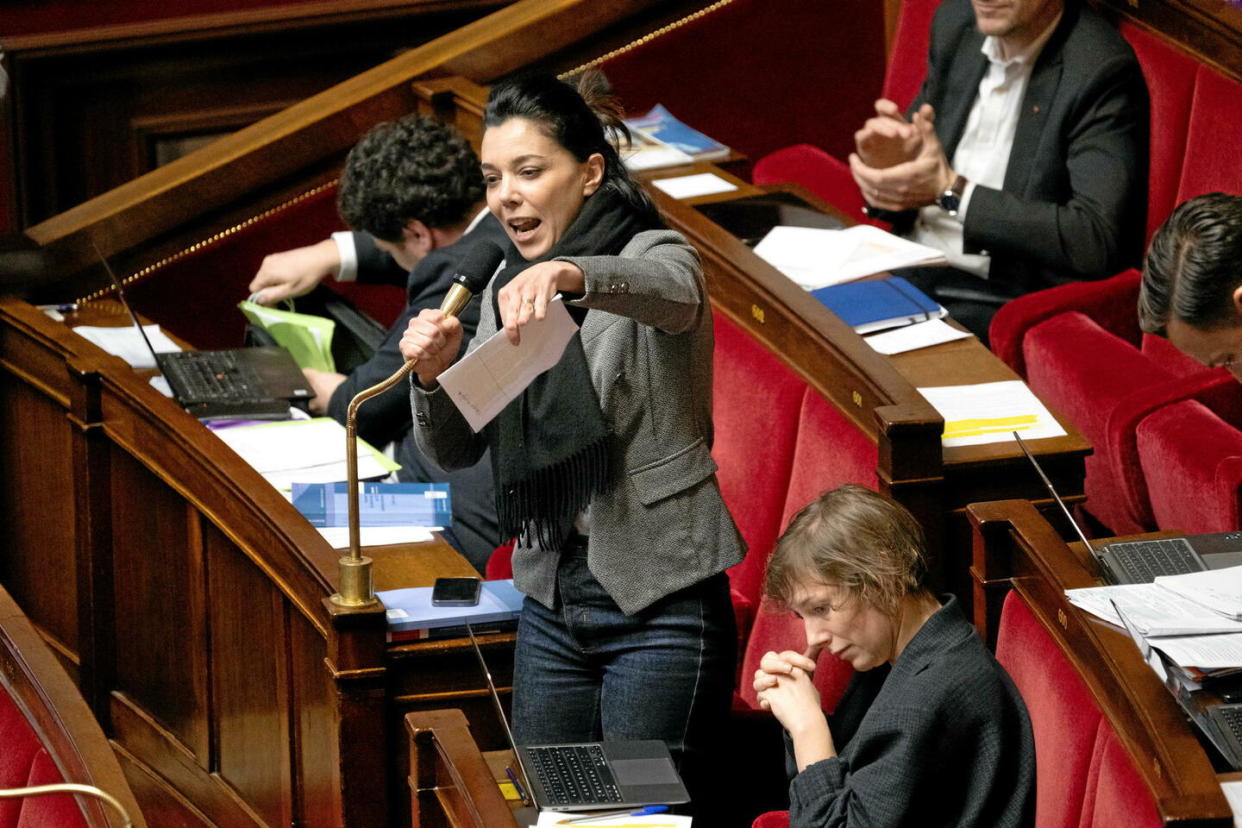 Sophia Chikirou à l'Assemblée nationale, en février 2023. Assise en bas, Sarah Legrain.  - Credit:Jacques Witt/SIPA / SIPA / Jacques Witt/SIPA