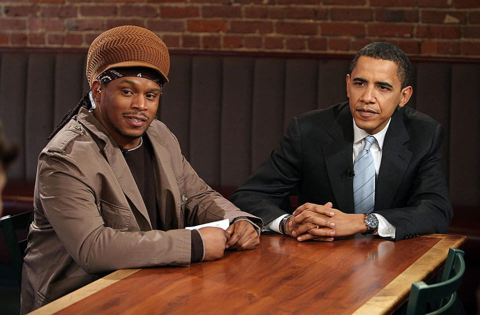 Sway Calloway and presidential hopeful Barack Obama talk to veterans of the Iraq war on an MTV News 