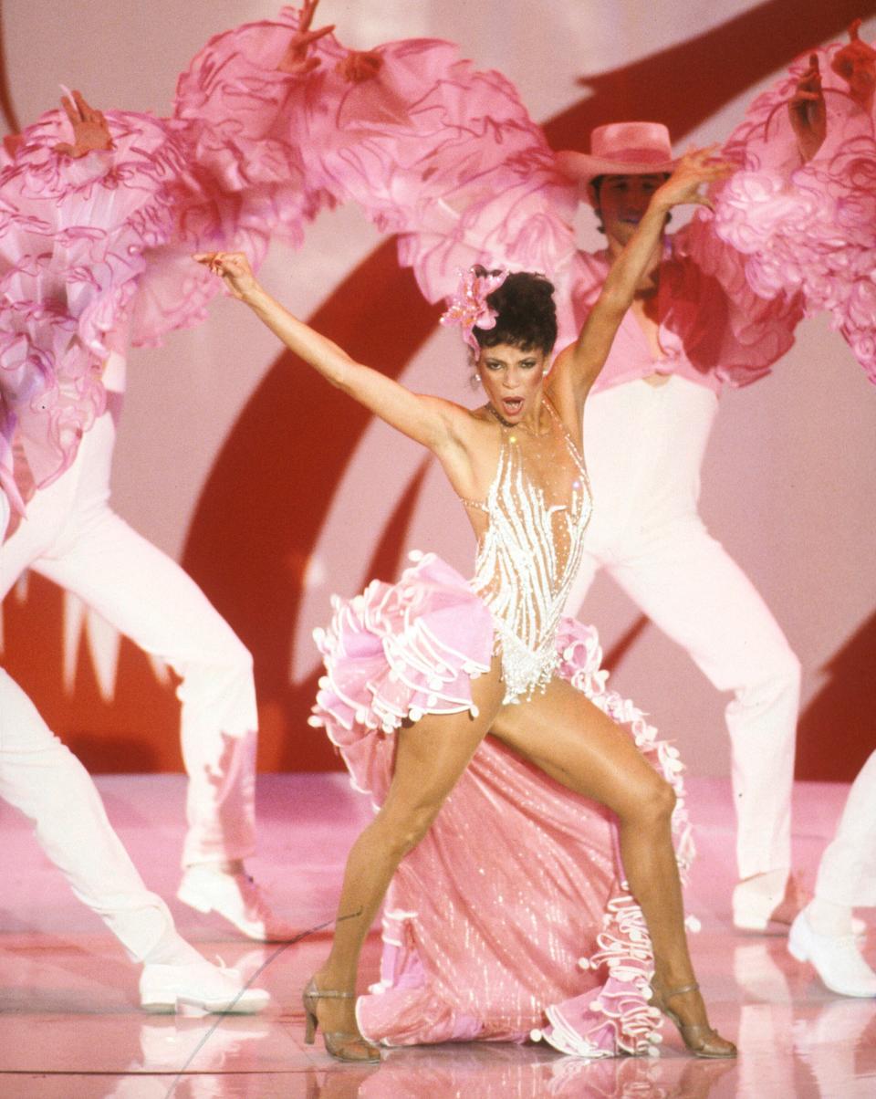 Allen performing at the Academy Awards on March 29, 1982. (Photo: ABC Photo Archives via Getty Images)