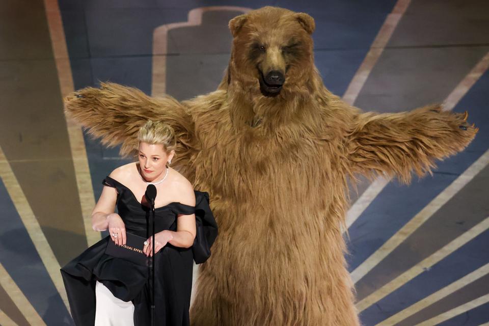 Elizabeth Banks presents the award for Visual Effects at the 95th Academy Awards in the Dolby Theatre on March 12, 2023 in Hollywood, California.