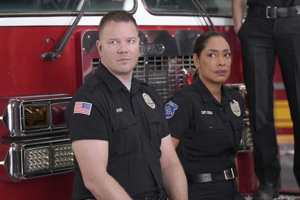 911 lone star season 5 cast release date news episodes