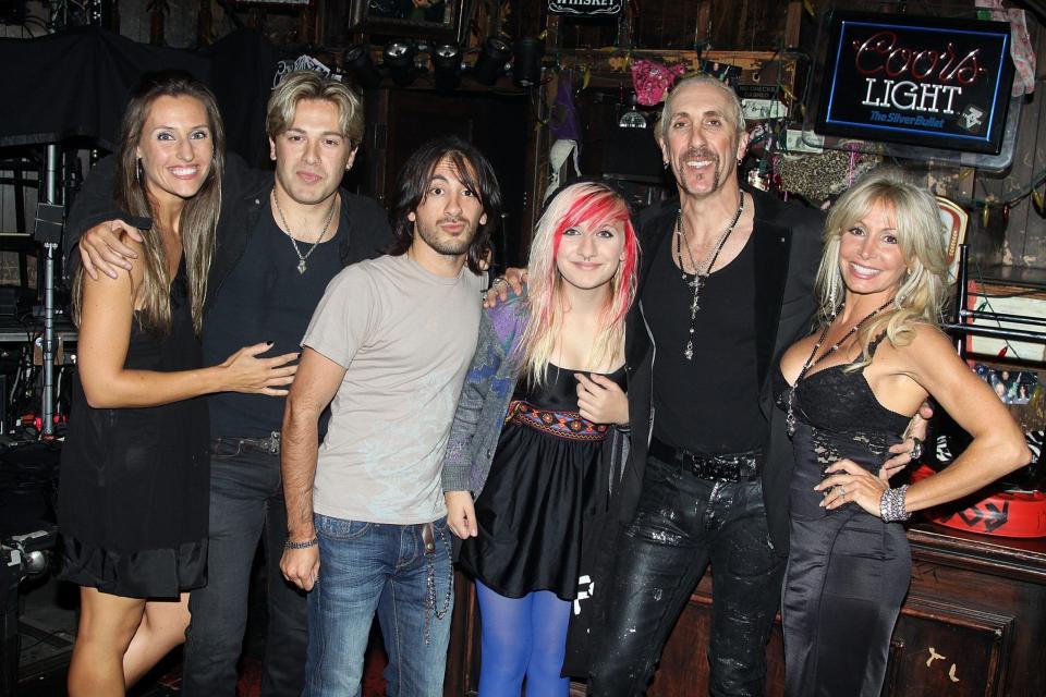 Dee Snider and family