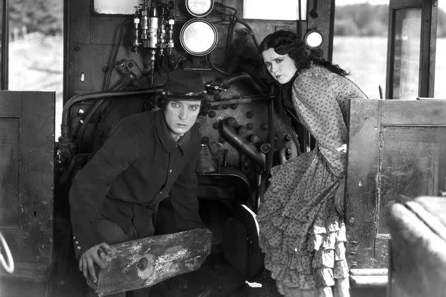 Everett Collection Buster Keaton and Marion Mack in 'The General'