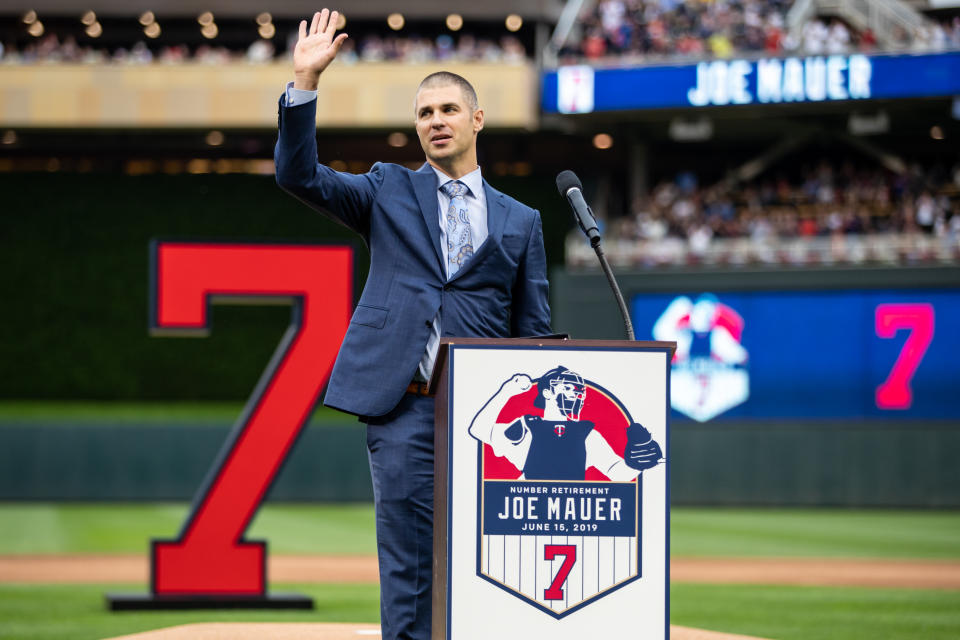 2019年明尼蘇達雙城為Joe Mauer的背號舉行引退儀式。(Photo by Brace Hemmelgarn/Minnesota Twins/Getty Images)