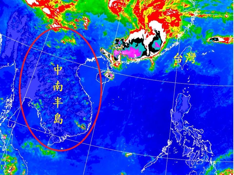 氣象署預估明起有2道鋒面接連影響台灣。（圖：臉書）