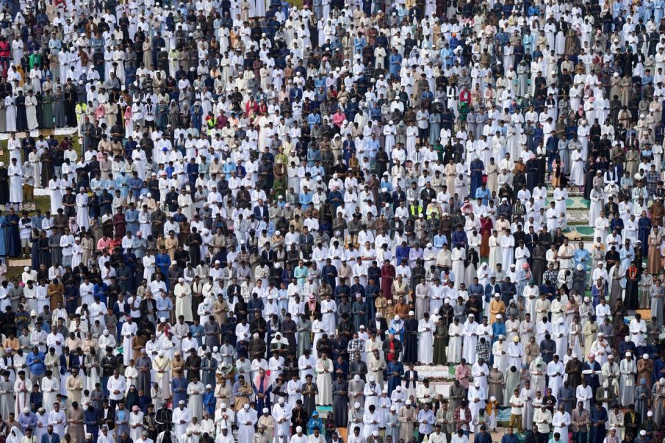 Prayers in Kenya (AP)